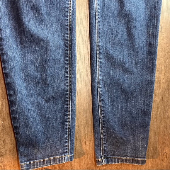 White House Black Market Feel Beautiful Size 10 Skinny Jeans Tan trim on Pockets - Picture 11 of 12